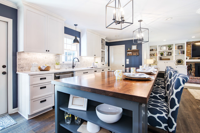 Take a look at our stunning kitchens right now. Our expert designers collaborate with our customers to create the ideal kitchen. Award-Winning Company.