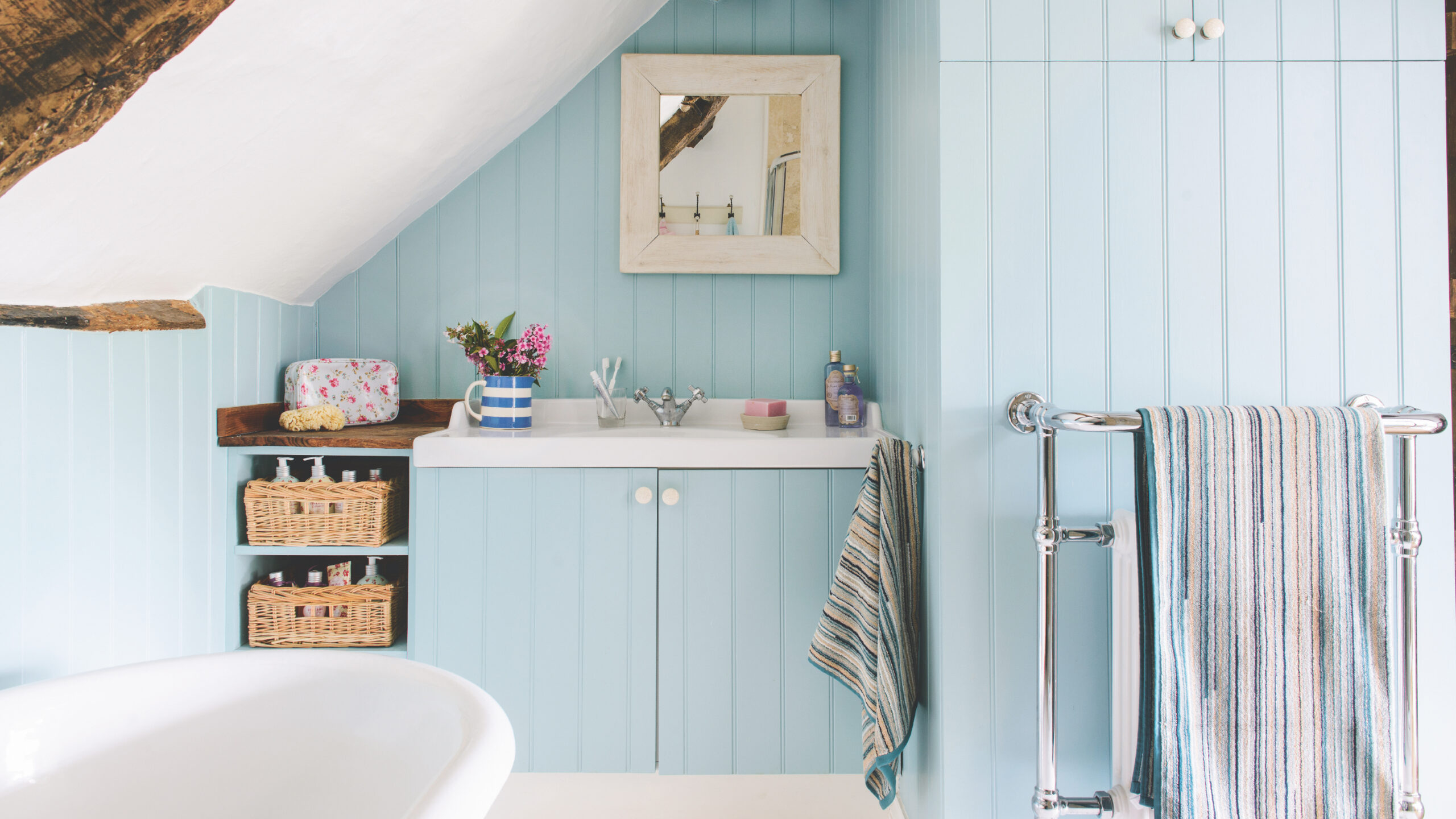 Beach bathroom design