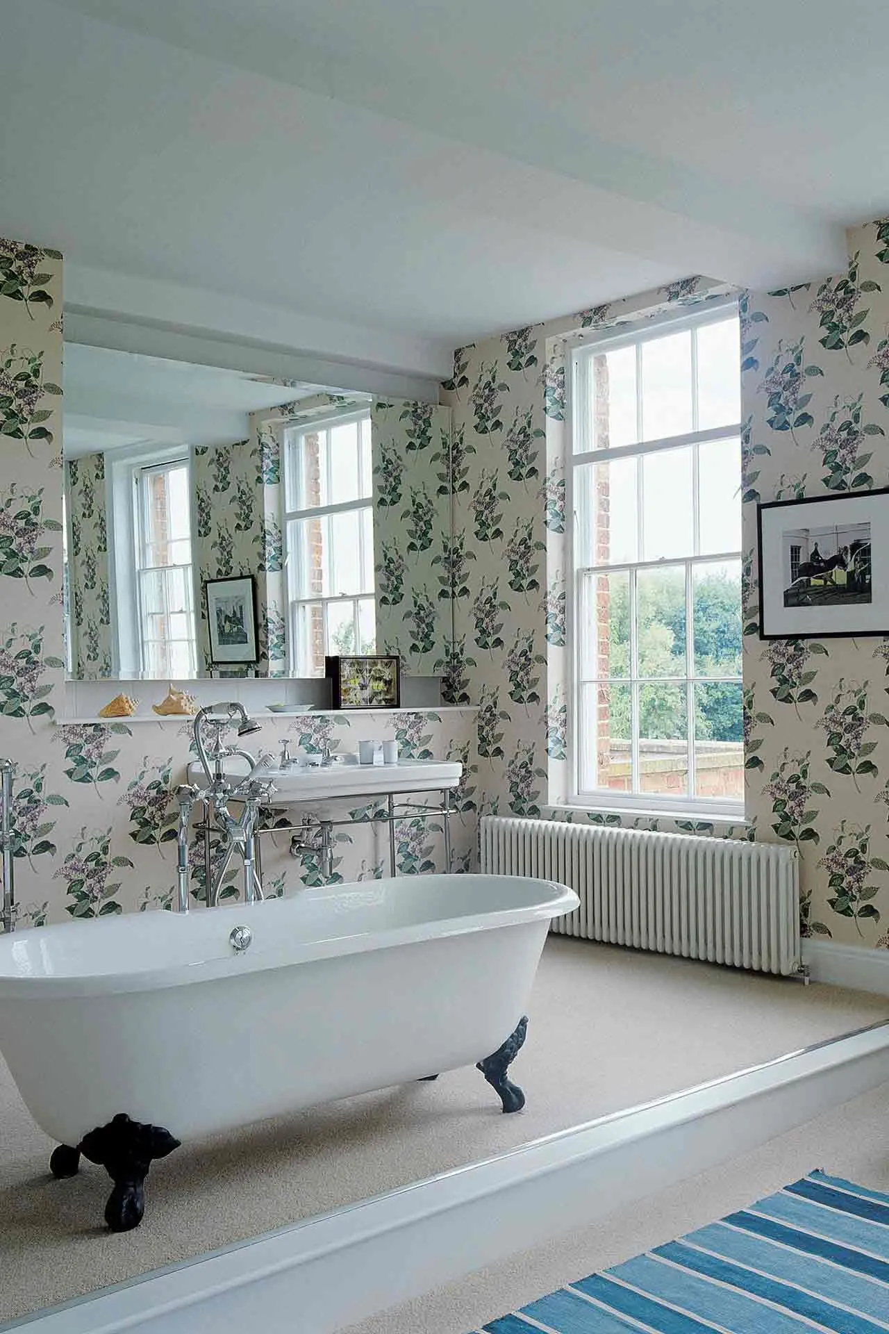 Country house bathroom design